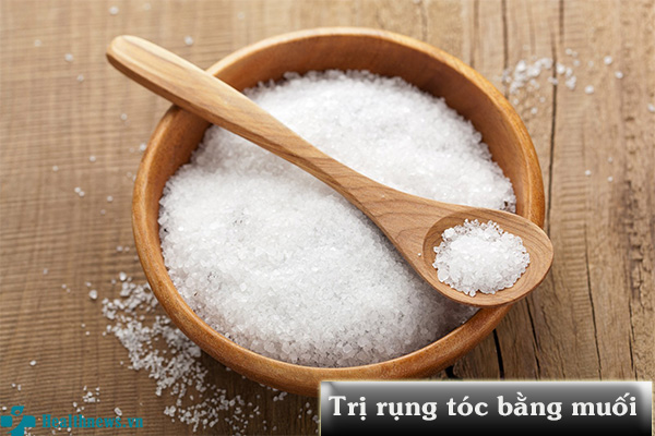 Trị rụng tóc bằng muối – Bí quyết trị rụng tóc ít người biết đến