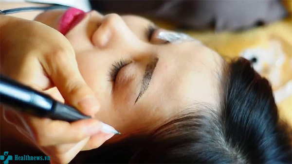 Giải đáp: Phun và thêu lông mày cái nào đẹp hơn?